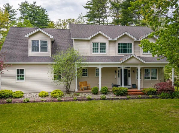 17 Kimberly Lane, Queensbury, NY 12804