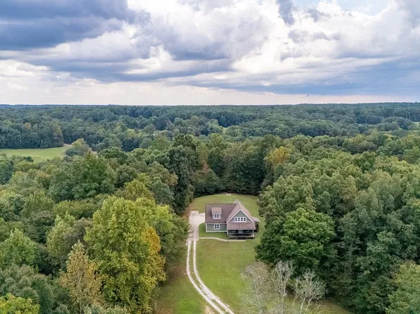 700 Old Johnson Lake Rd, Loretto, TN 38469