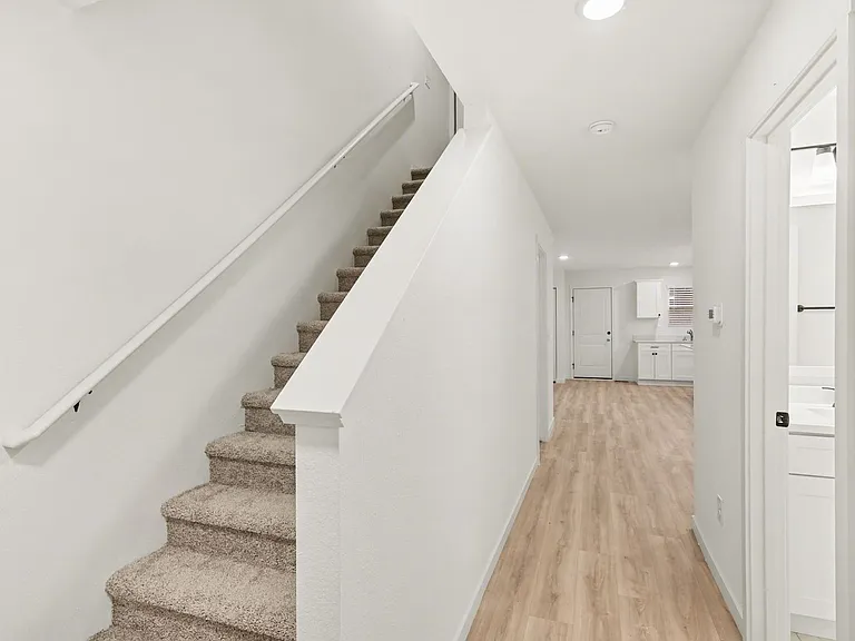 6200 Aurelius Rd — Photo 9