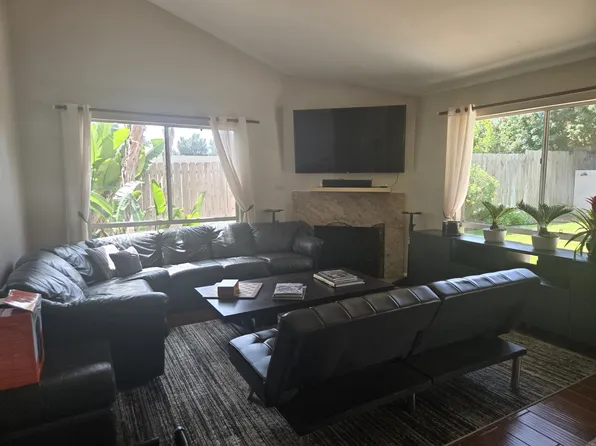 2443 Sacada Cir APT B, Carlsbad, CA 92009