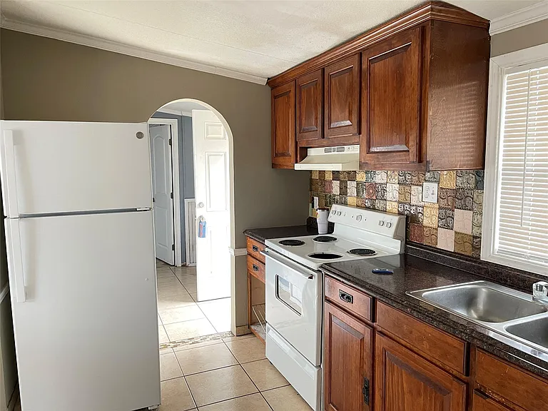 417 Lenora Dr — Photo 9