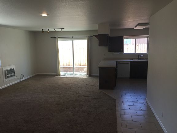3rd image of 2283 Woodcrest Ln