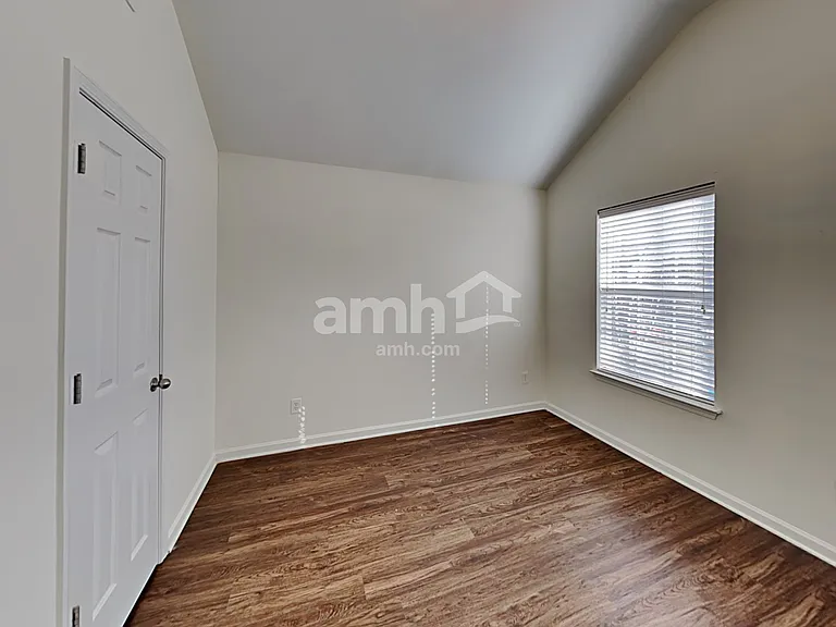 105 Hidden Creek Dr — Photo 13