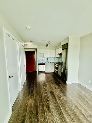 160 Flemington Rd #1215 Photo 1