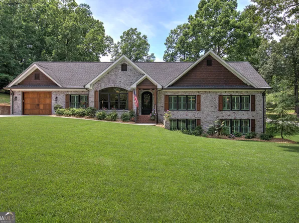 200 Sherwood Dr, Calhoun, GA 30701