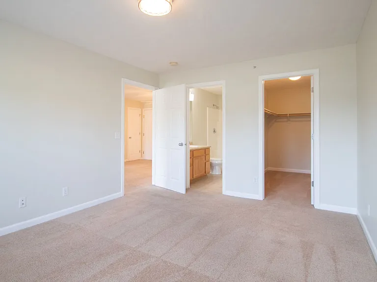 111 E Westplains Rd — Photo 17