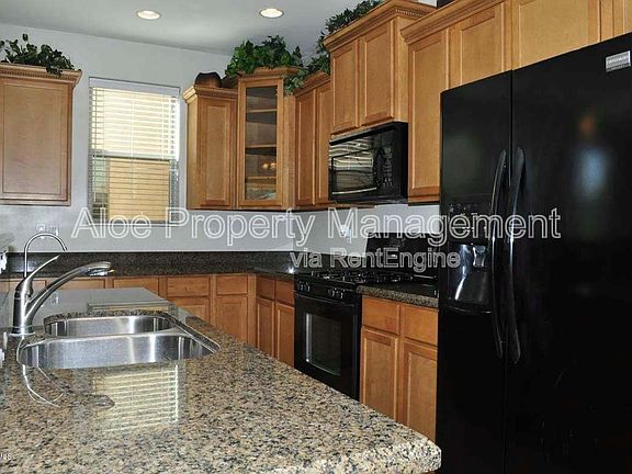 4th image of 1431 S Newberry Ln