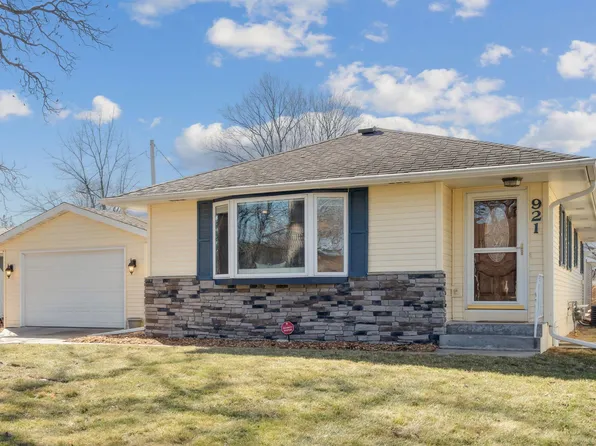 921 2nd St W, Hastings, MN 55033