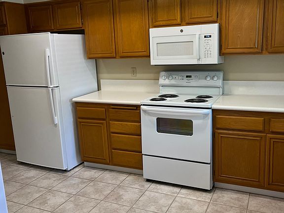 4th image of 17040 Spaatz Cir