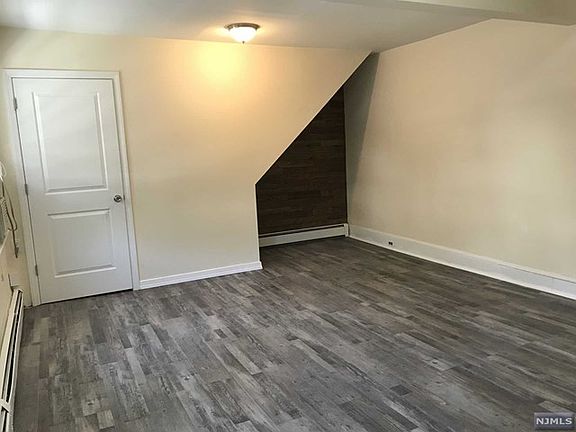 4th image of 13 Fairmount Ave Unit 2