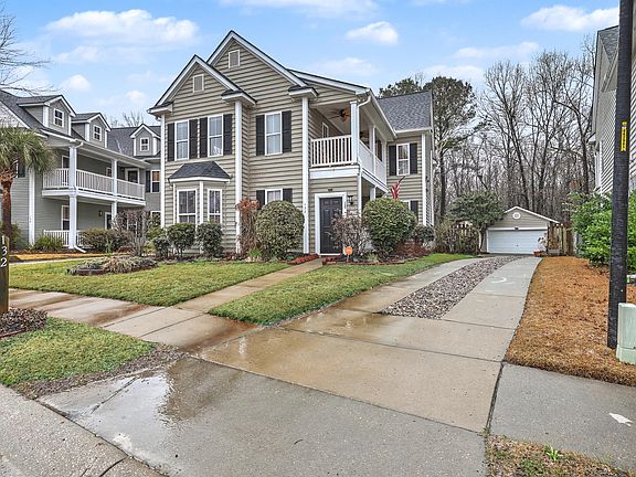 3rd image of 132 Cypress View Rd