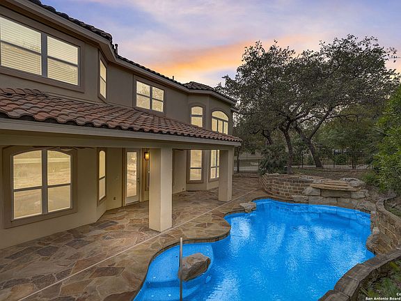 3rd image of 2735 WONDERVIEW DR