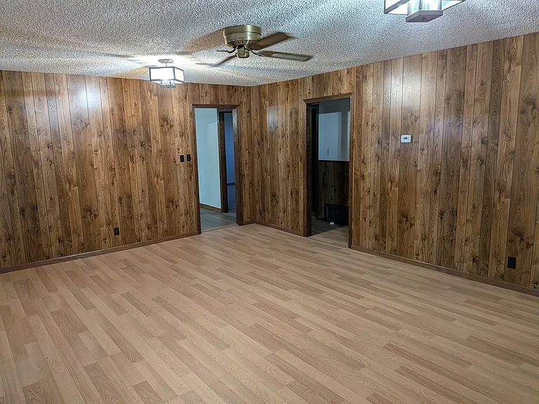 207 Walnut St — Photo 13