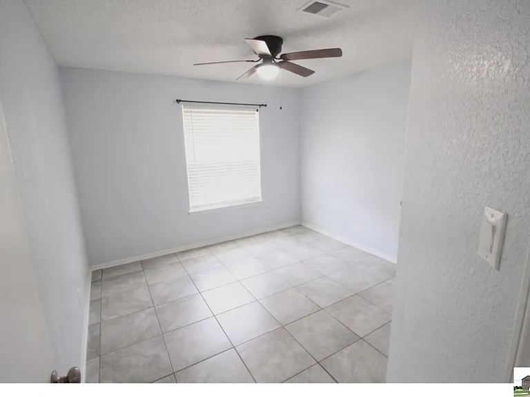 2702 Cactus Dr — Photo 6