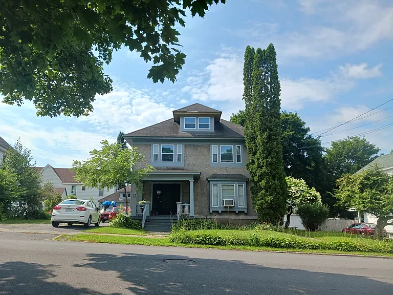 12 5th Ave — Photo 2