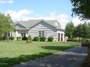 7646 Wilmot Rd, Spring Grove, IL 60020