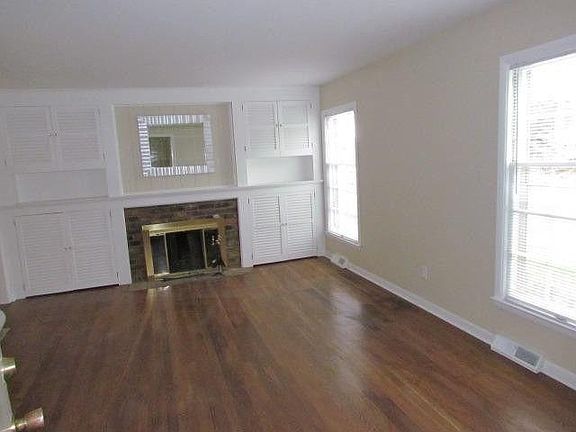 2nd image of 807 Malabu Dr #B