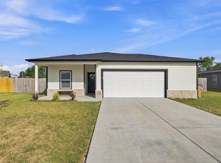 211 S Gatewood St, Valley Center, KS 67147