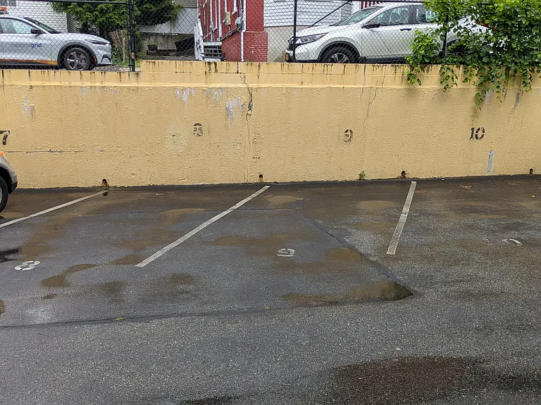 148 Sycamore St #16 — Photo 12