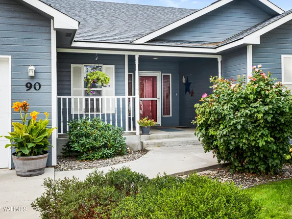90 Windmill Ln, Selah, WA 98942
