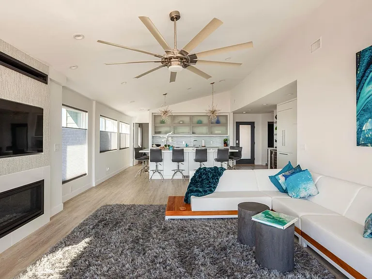 707 S Sierra Ave S #12 — Photo 3