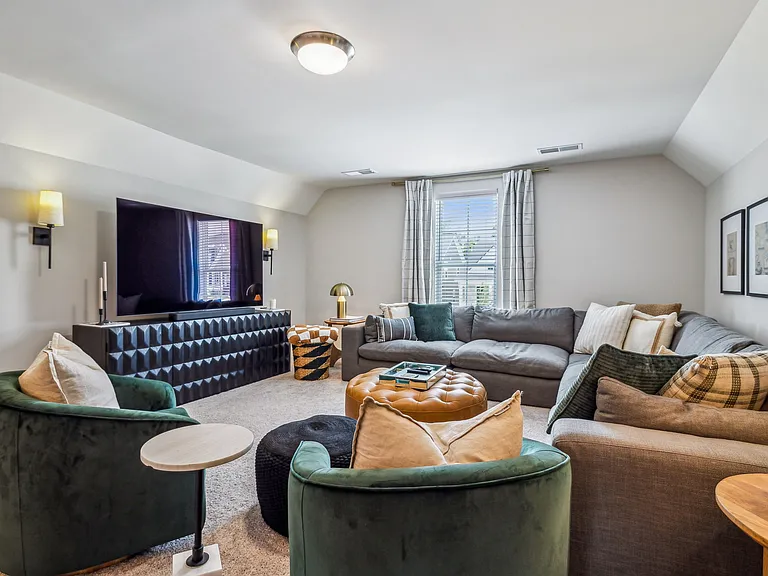 7560 Maggie Dr — Photo 42