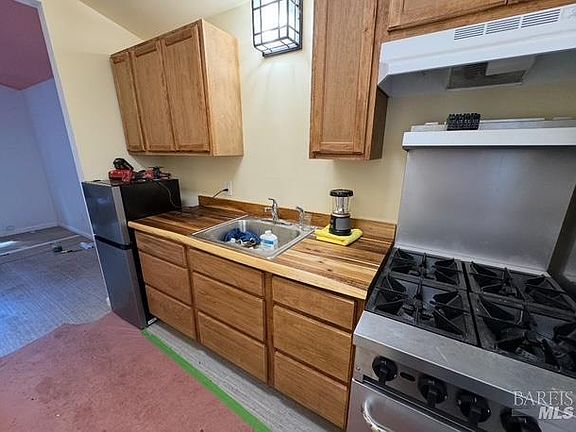 4th image of 6651 Hearst Willits Road