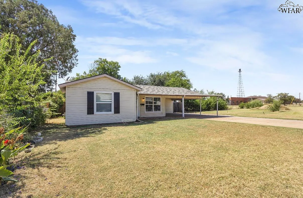3 bed, 1.5 bath, 1072 sqft, $1,400 — Photo 3