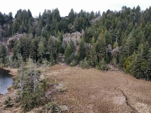 Laskey Rd #200, Reedsport, OR 97467