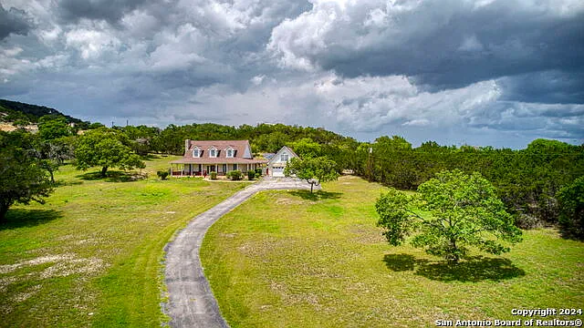 3 bed, 2.5 bath, 2960 sqft, $3,500 — Photo 4