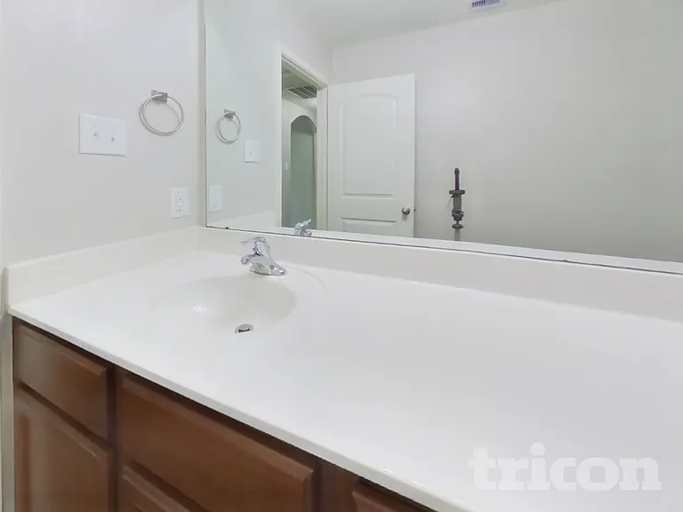 2321 Oyster Bay Ave — Photo 16