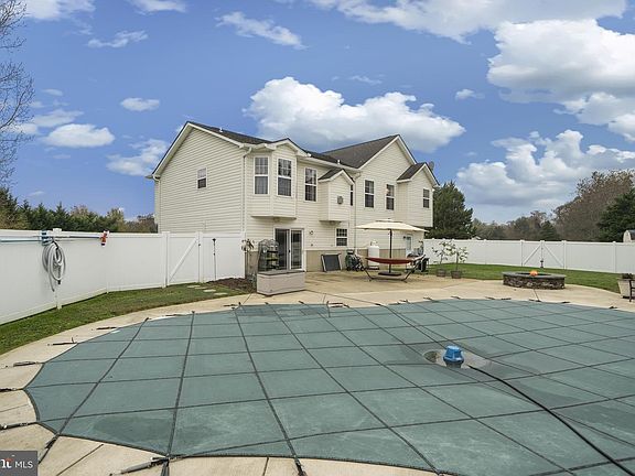 3rd image of 38883 Hidden Pond Ct