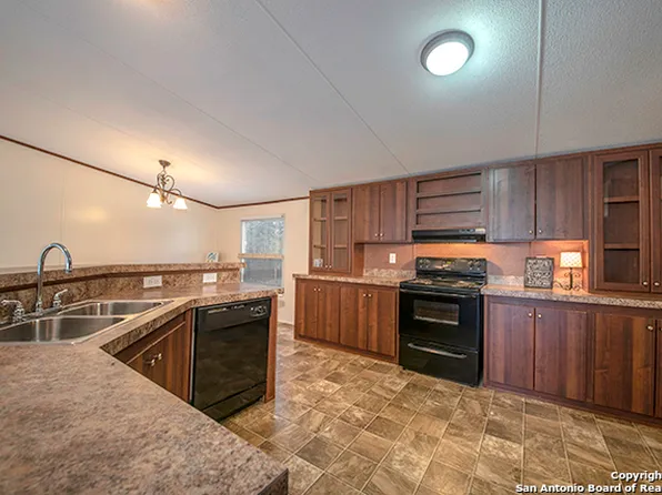 1016 Private Road 1518, Bandera, TX 78003