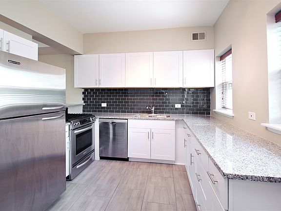 2nd image of 4748 N Kenmore Ave #3N