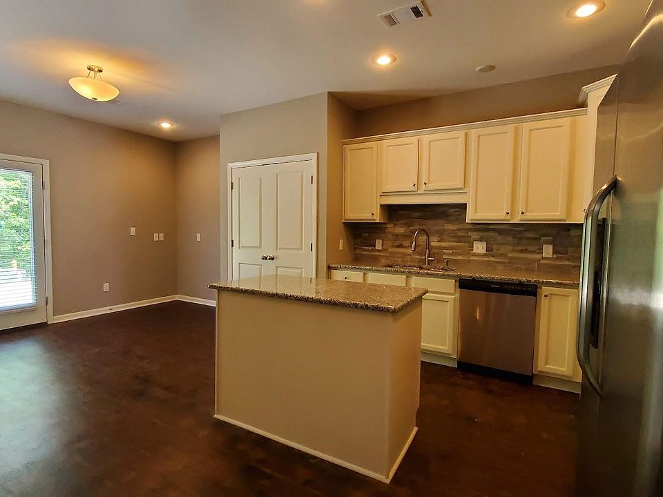 1st image of 902 Grand Teton Dr