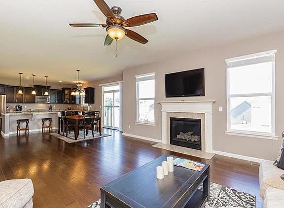 3rd image of 1635 Kennabrooke Ct