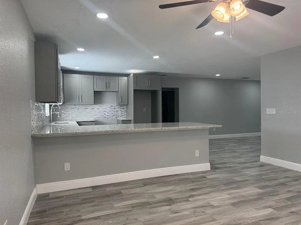 4 bed, 3.0 bath, 1727 sqft, $1,650 — Photo 3