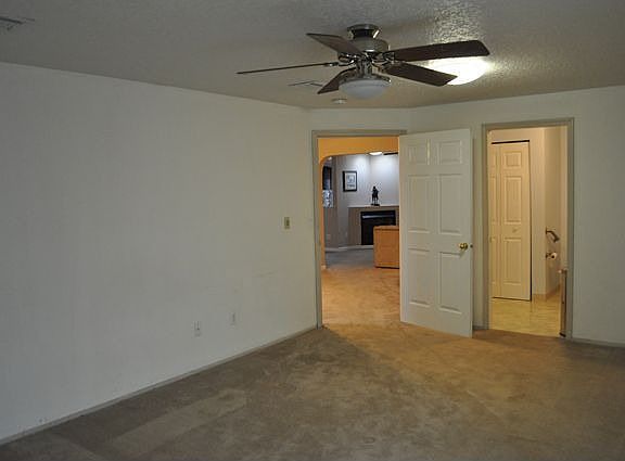 4th image of 15407 SE 14th St