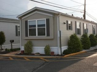 16 Jessie Ln, Avenel, NJ 07001