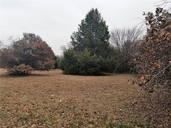 3rd image of 2440 Fawkes Ln