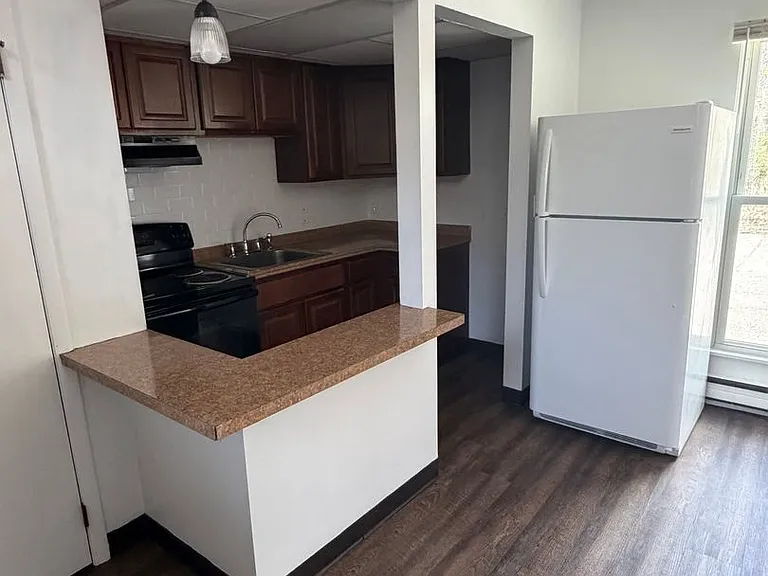 526 Tallmadge Rd — Photo 1
