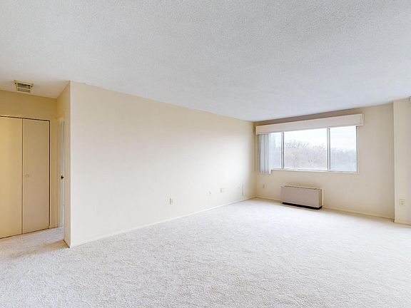 2nd image of 2059 Huntington Ave APT 1212