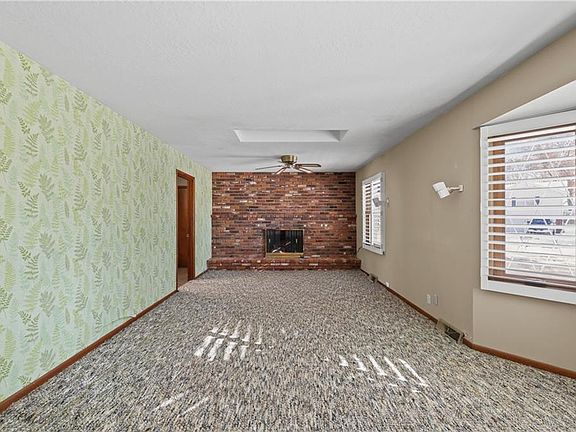 5th image of 723 NW 6th Street Ter