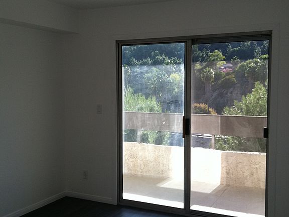2nd image of 2700 Cahuenga Blvd E APT 2202