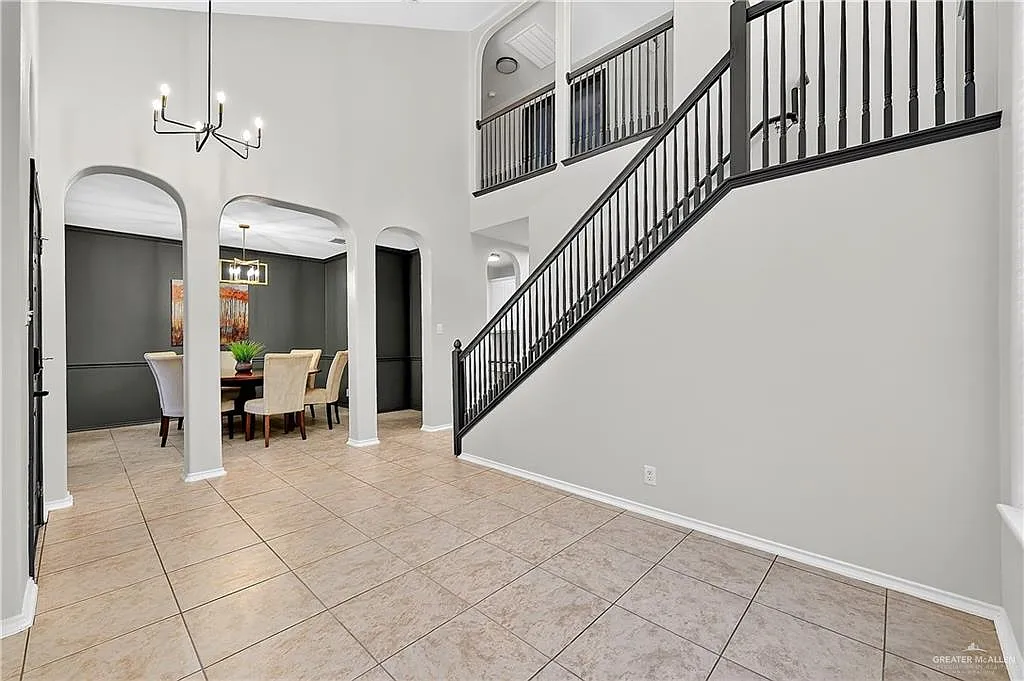 4 bed, 3.5 bath, 2945 sqft, $3,000 — Photo 4