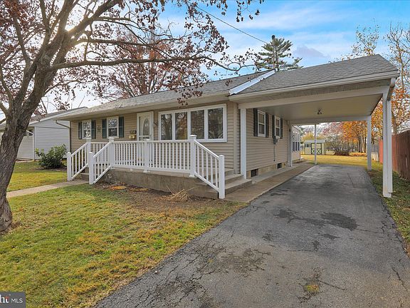 4th image of 838 Reber St