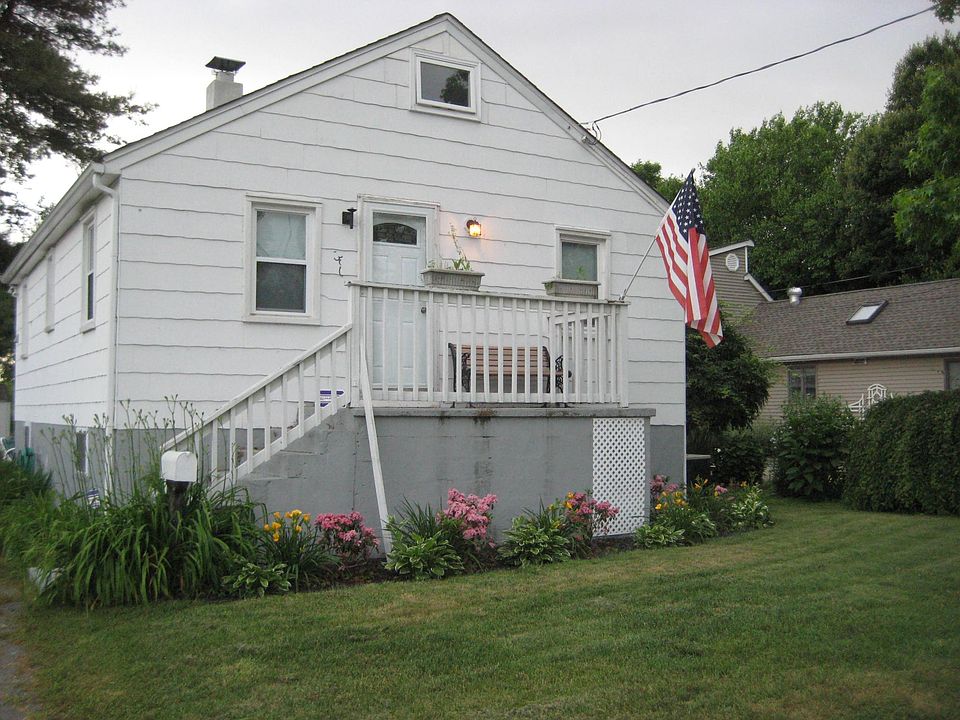 1st image of 39 Lakeview Ave