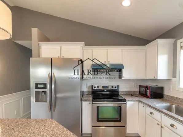 5385 Florence Dr NW, Rochester, MN 55901