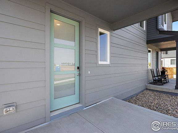 3rd image of 6049 Denys Dr