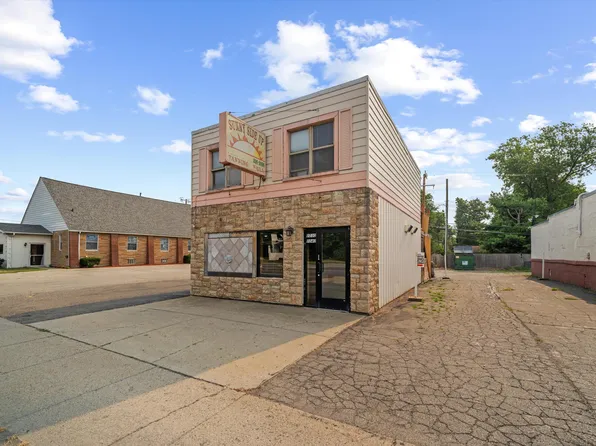 1040 N Wayne Rd, Westland, MI 48185
